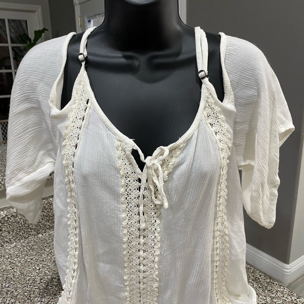 Hollister shirt size M
